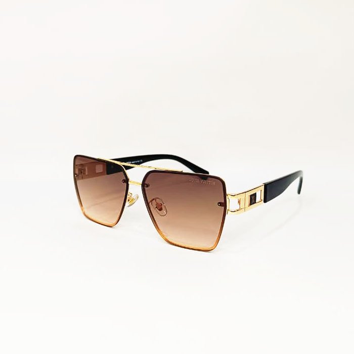 Louis Vuitton luxurious oversized square sunglasses